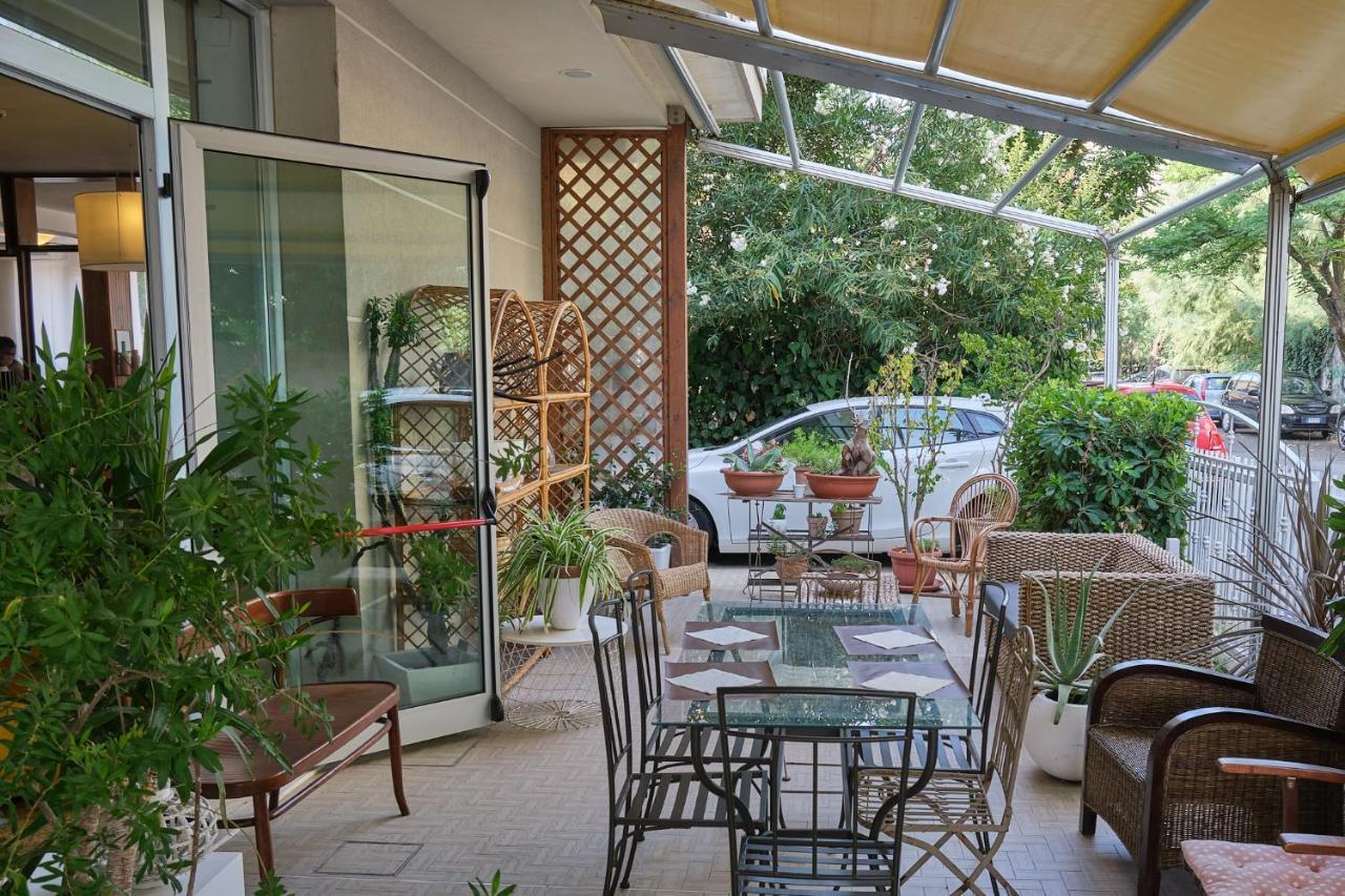 Hotel Spring ريميني المظهر الخارجي الصورة
